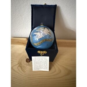 VTG 2001 Pier 1 Imports Li Bien Xmas Ornament Cherub Joyeux Noel Ball&Velvet Box